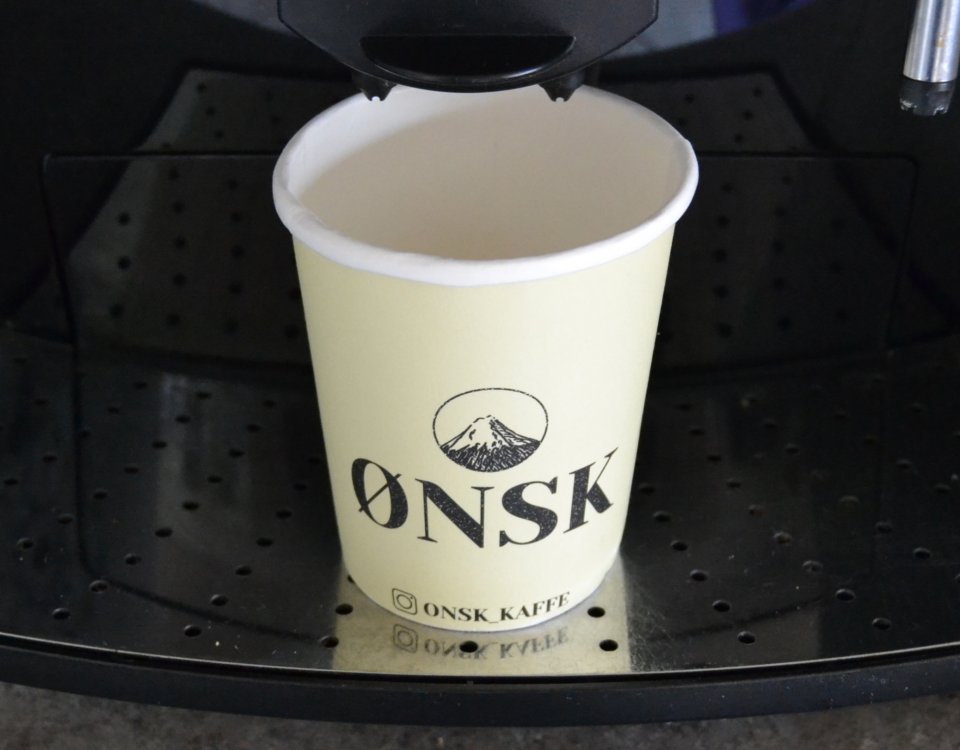ønsk kaffe papkrus med logo